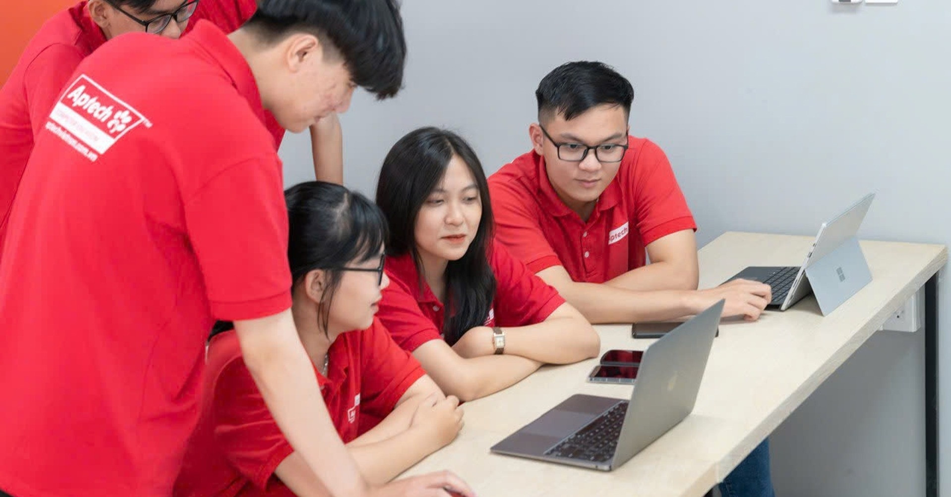 ‘Sử dụng AI cần đi kèm với giáo dục đạo đức công nghệ’