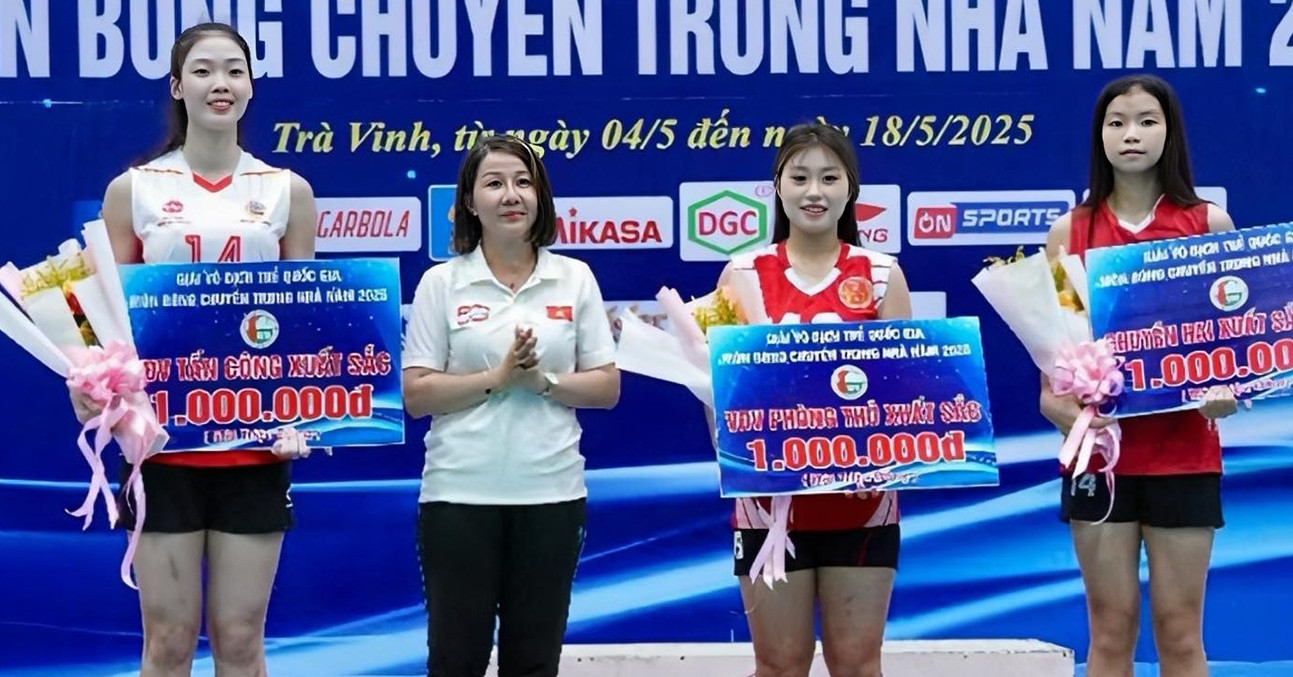 Tranh cãi giải thưởng bóng chuyền Quốc gia thua xa hội làng