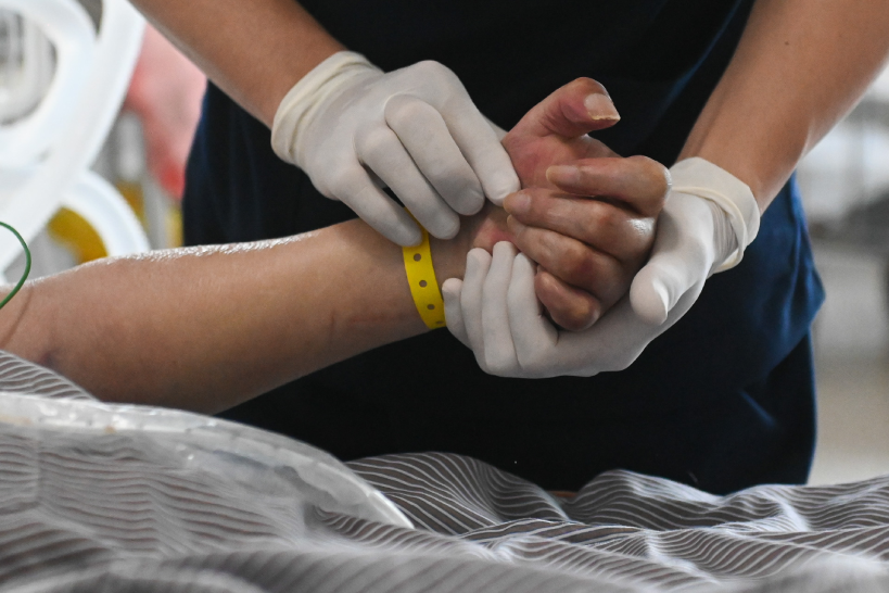 Vết phỏng nước nhỏ suýt đoạt mạng người đàn ông