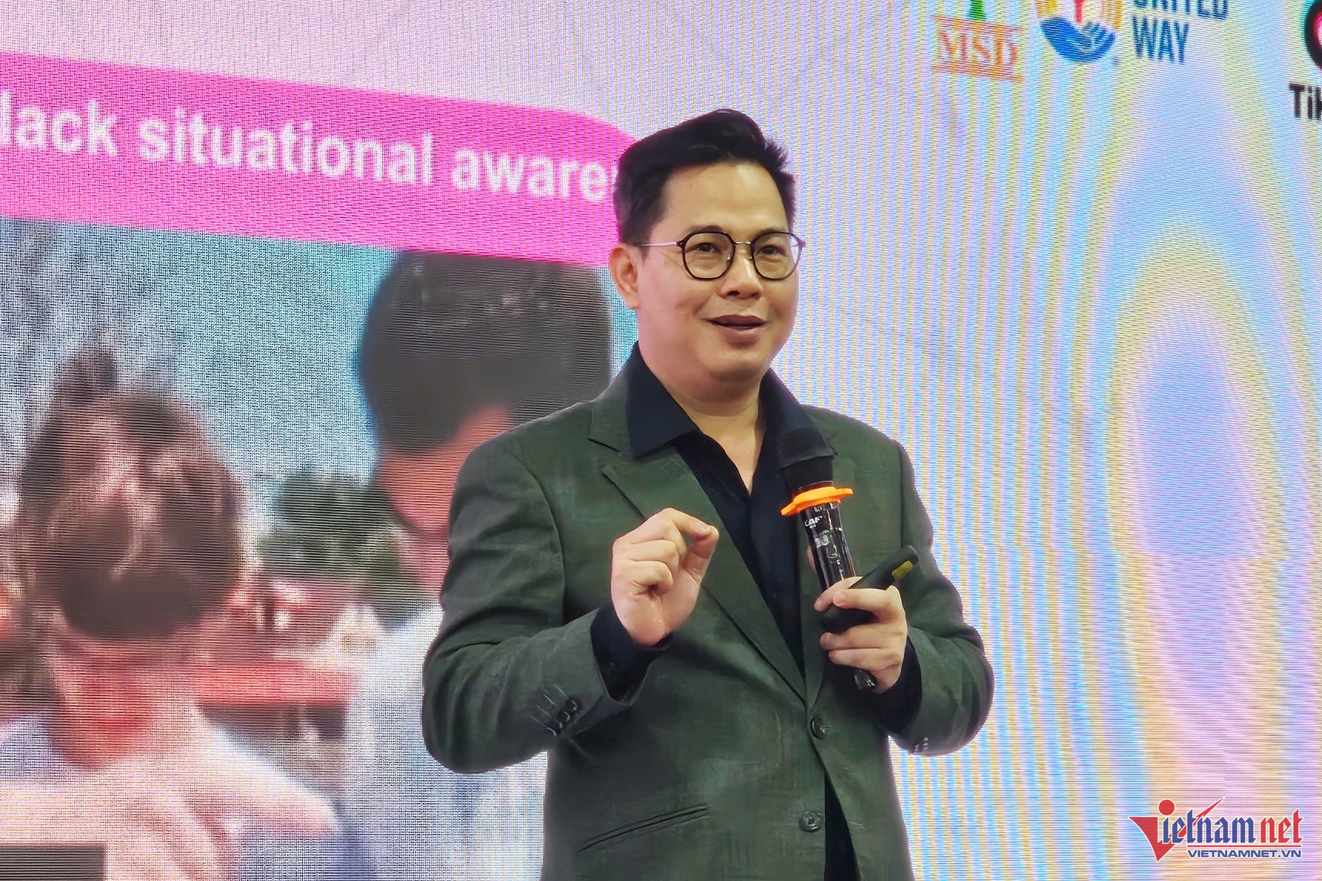 W-bao ve tre em tren mang 02 1.jpg