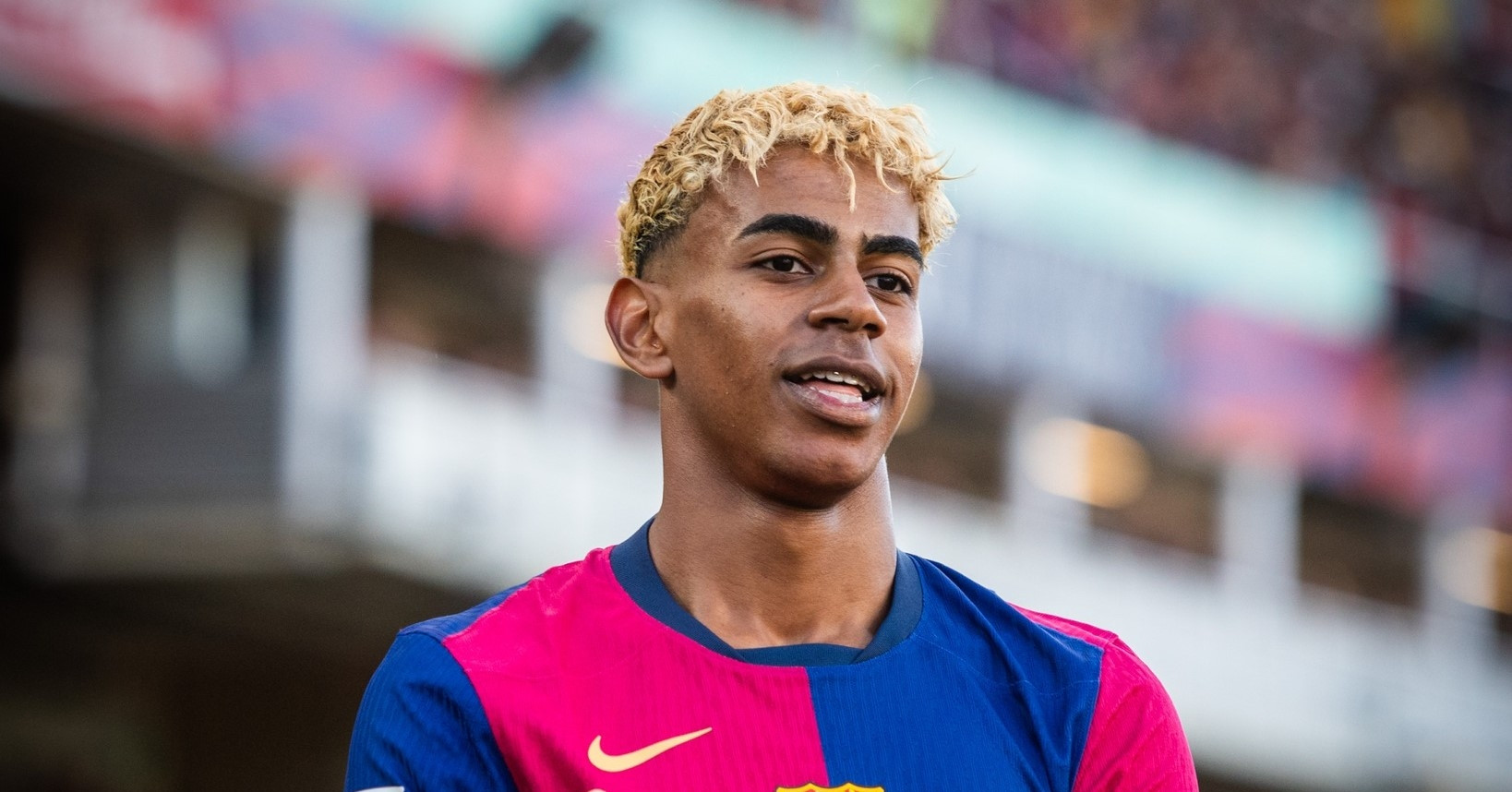 Yamal vẽ siêu phẩm, Barca trắng tay trong ngày nâng cúp vô địch