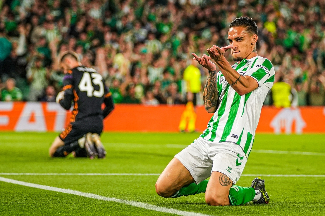 Antony cập bến gã khổng lồ, hiện tượng Ngoại hạng Anh được mở đường gia nhập Manchester United