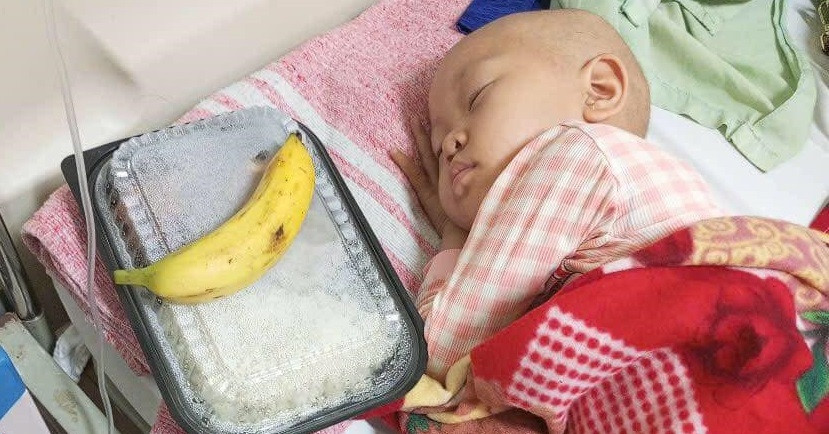 Bạn đọc giúp đỡ bé Long Thị Ngọc Anh ung thư thận hơn 202 triệu đồng