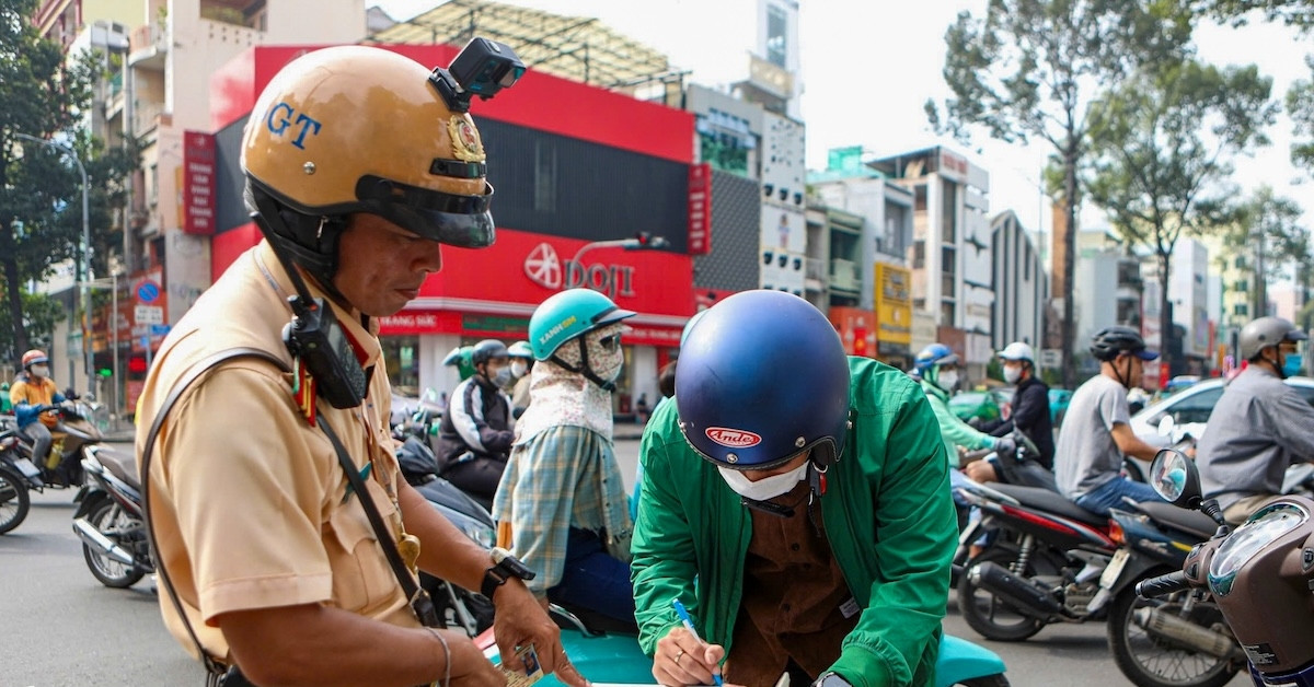 Cán bộ can thiệp trái phép vào xử lý vi phạm hành chính có thể bị bãi nhiệm