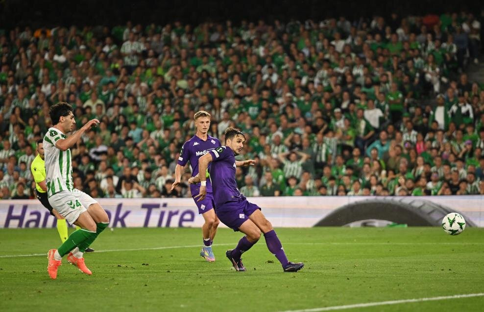 editorial_uefa_com real_betis_balompie_v_acf_fiorentina_ _uefa_conference_league_2024_25_semi_final_first_leg (1).jpg
