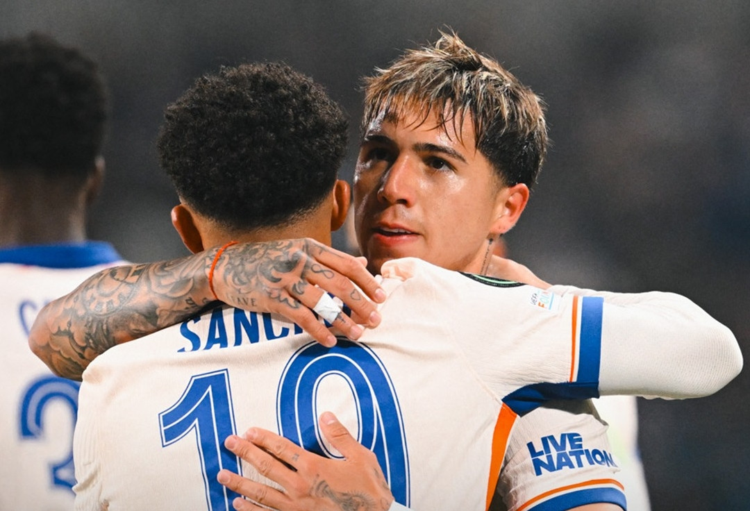 Sancho khơi mào, Chelsea thắng đậm ở bán kết Conference League