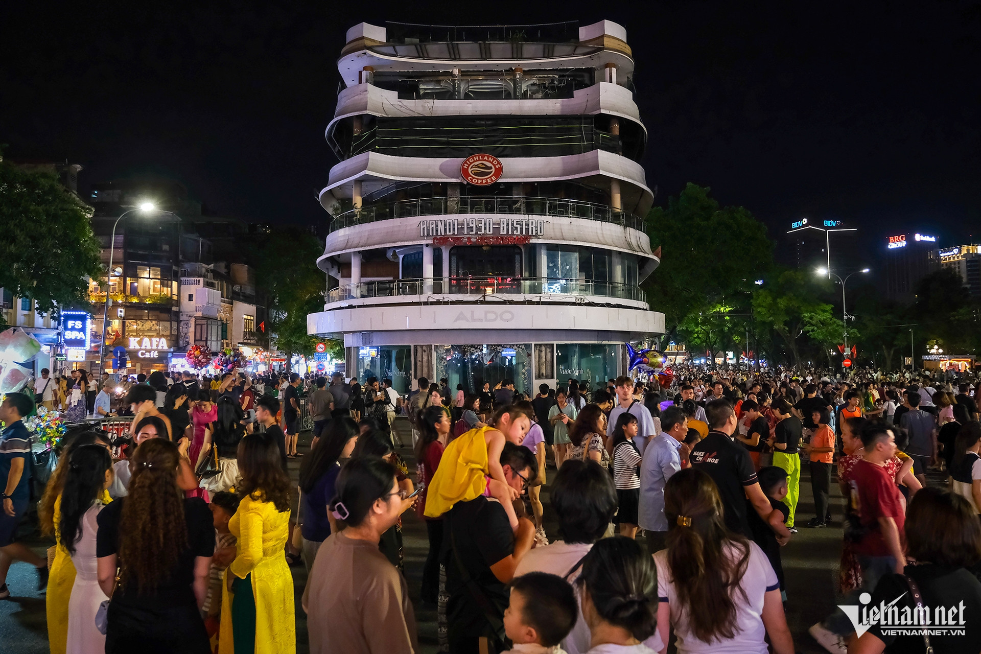 W-pdb ho guom 1 5 11.jpg