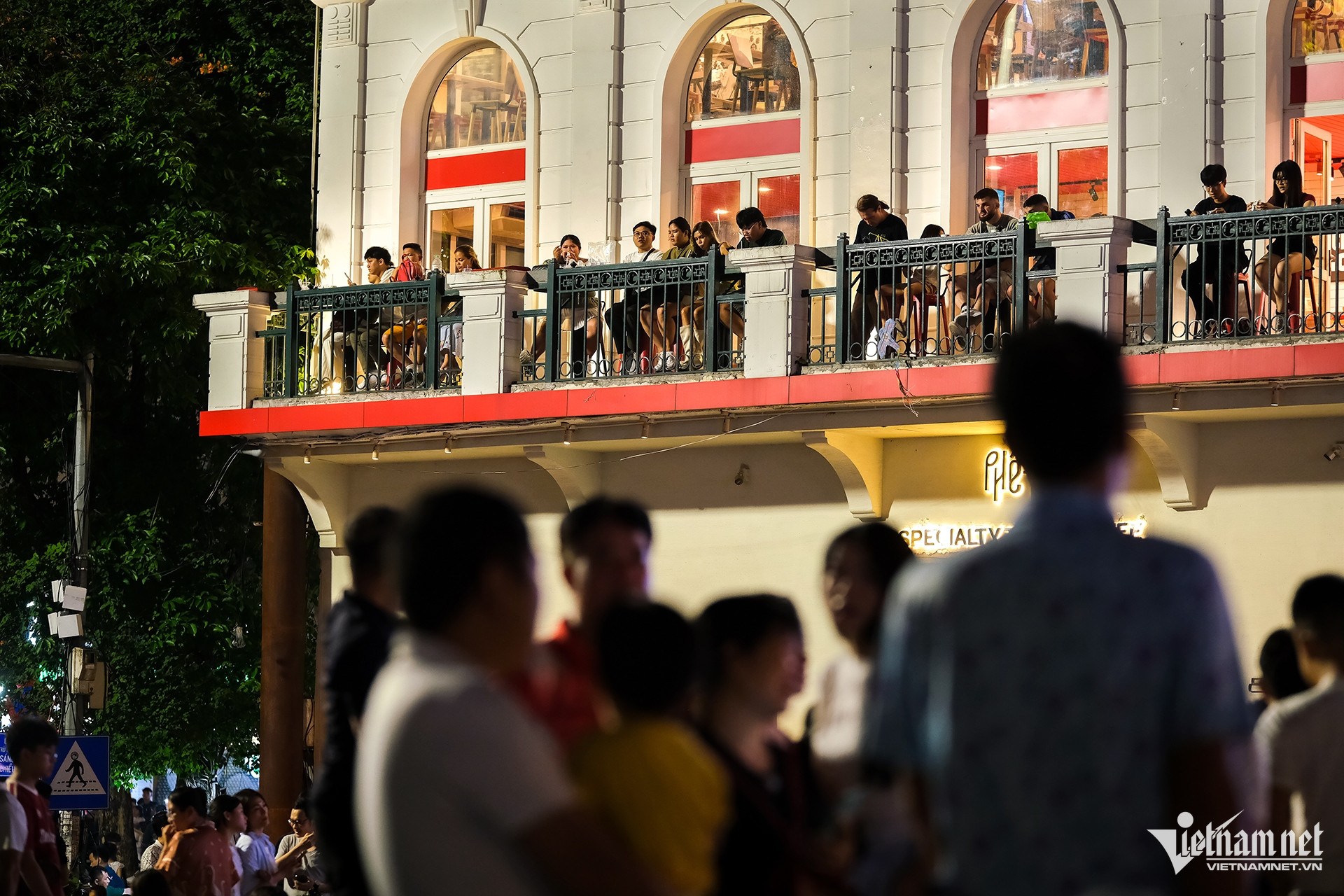 W-pdb ho guom 1 5 14.jpg