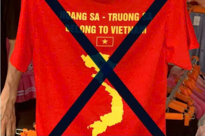 Xử phạt tiểu thương bán áo in bản đồ Việt Nam thiếu Hoàng Sa, Trường Sa