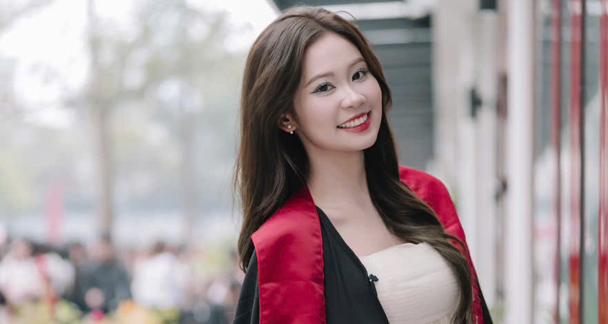 Á khôi ngoại thương tốt nghiệp sớm, được mời đi làm trước khi ra trường