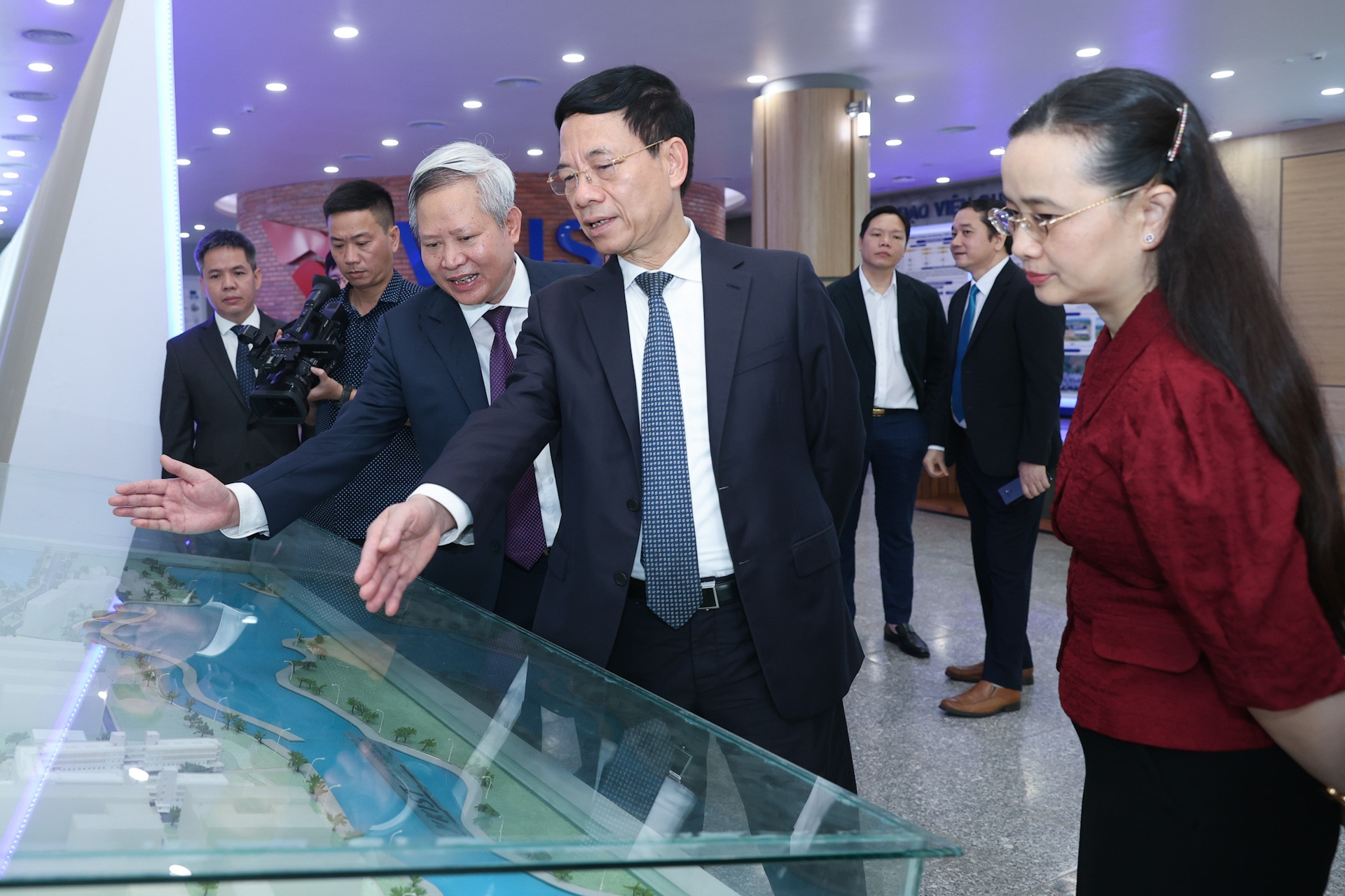 Bộ trưởng Nguyễn Mạnh Hùng: 'Một đồng đầu tư nghiên cứu phải tạo ra 10 đồng doanh thu'