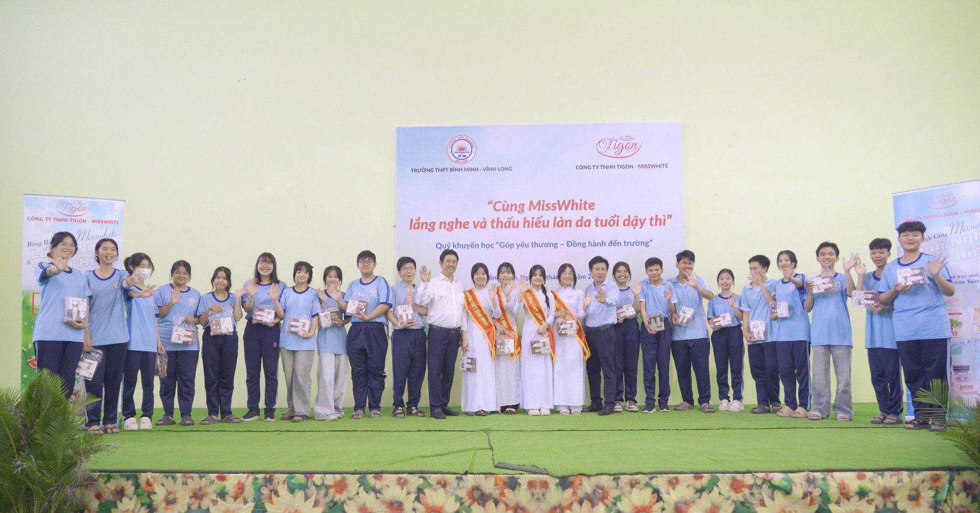 Dự án cộng đồng ‘Cùng MissWhite lắng nghe và thấu hiểu làn da tuổi dậy thì’