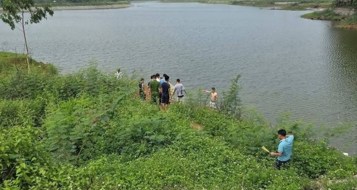 Hà Nội: 3 thanh niên bị đuối nước ở hồ Tân Xã là sinh viên