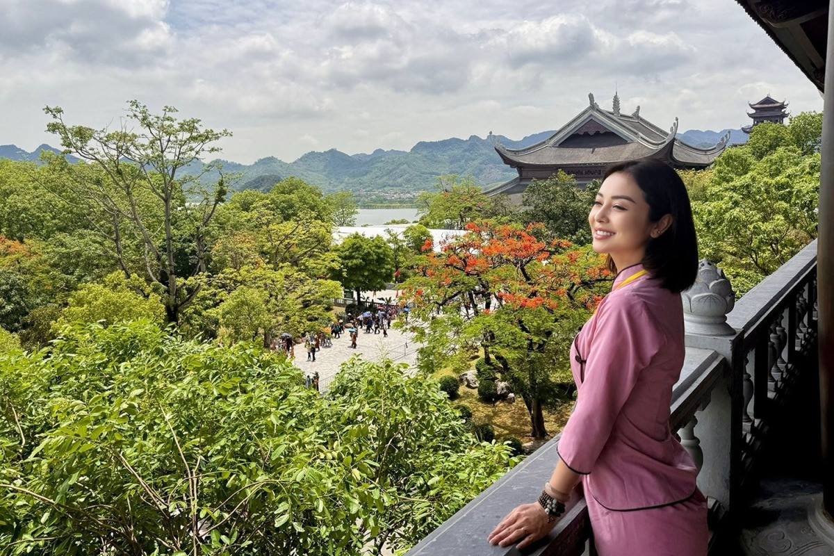 MC Kỳ Duyên trẻ trung tuổi 60, Jennifer Phạm tìm sự thanh tịnh nơi cửa Phật