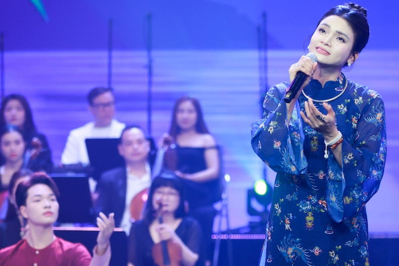 NSND Phạm Phương Thảo, NSƯT Vũ Thắng Lợi gây xúc động mạnh khi hát về Bác Hồ