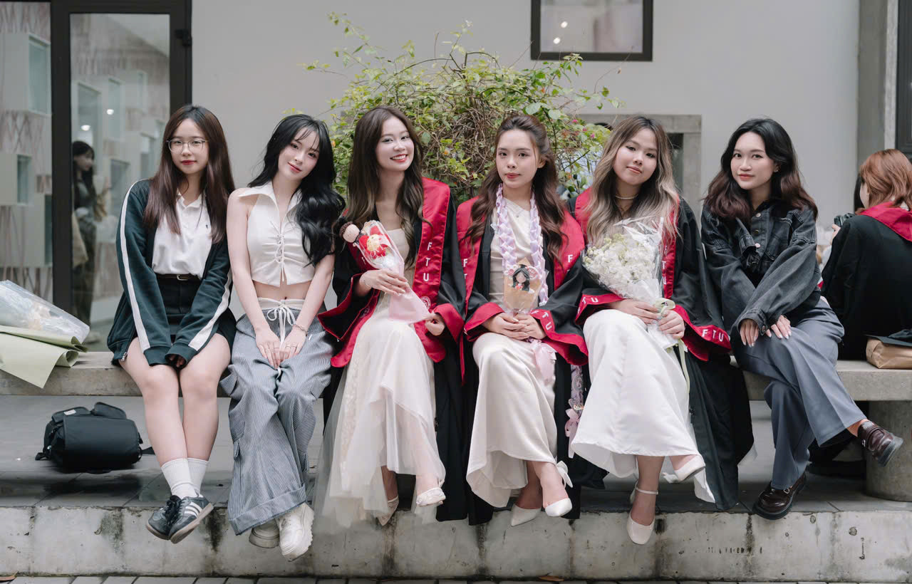 nu sinh ngoai thuong2.jpg