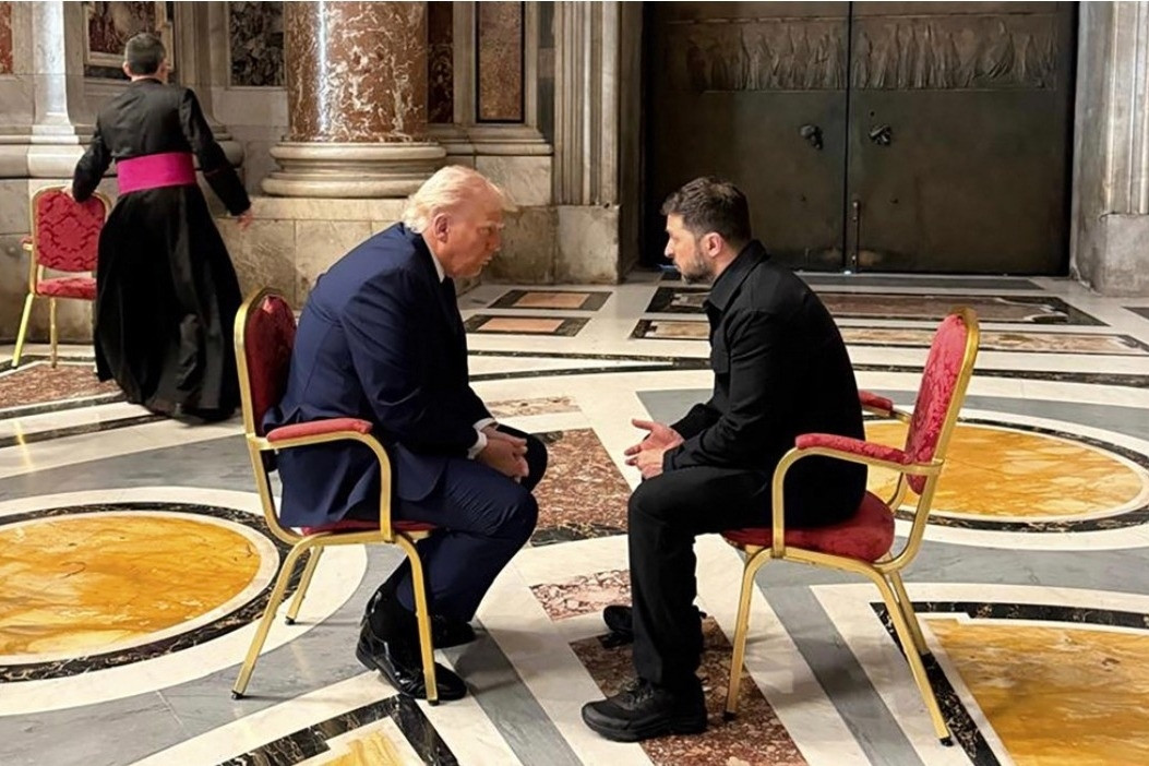 Tổng thống Ukraine khẳng định 'lằn ranh đỏ' sau điện đàm với ông Trump