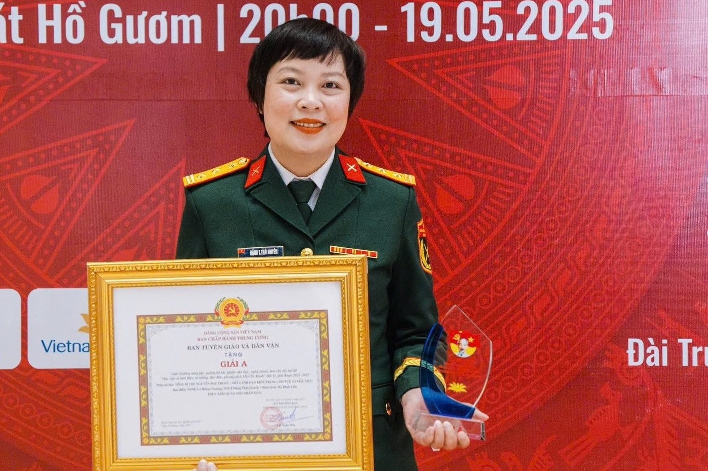 Trao 12 giải A cho tác phẩm về chủ đề học tập và làm theo tư tưởng, đạo đức Hồ Chí Minh