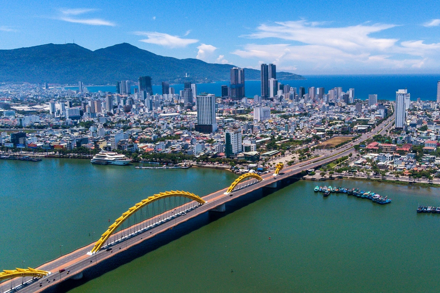 Việt Nam học gì từ mô hình một trung tâm tài chính, hoạt động ở hai thành phố?