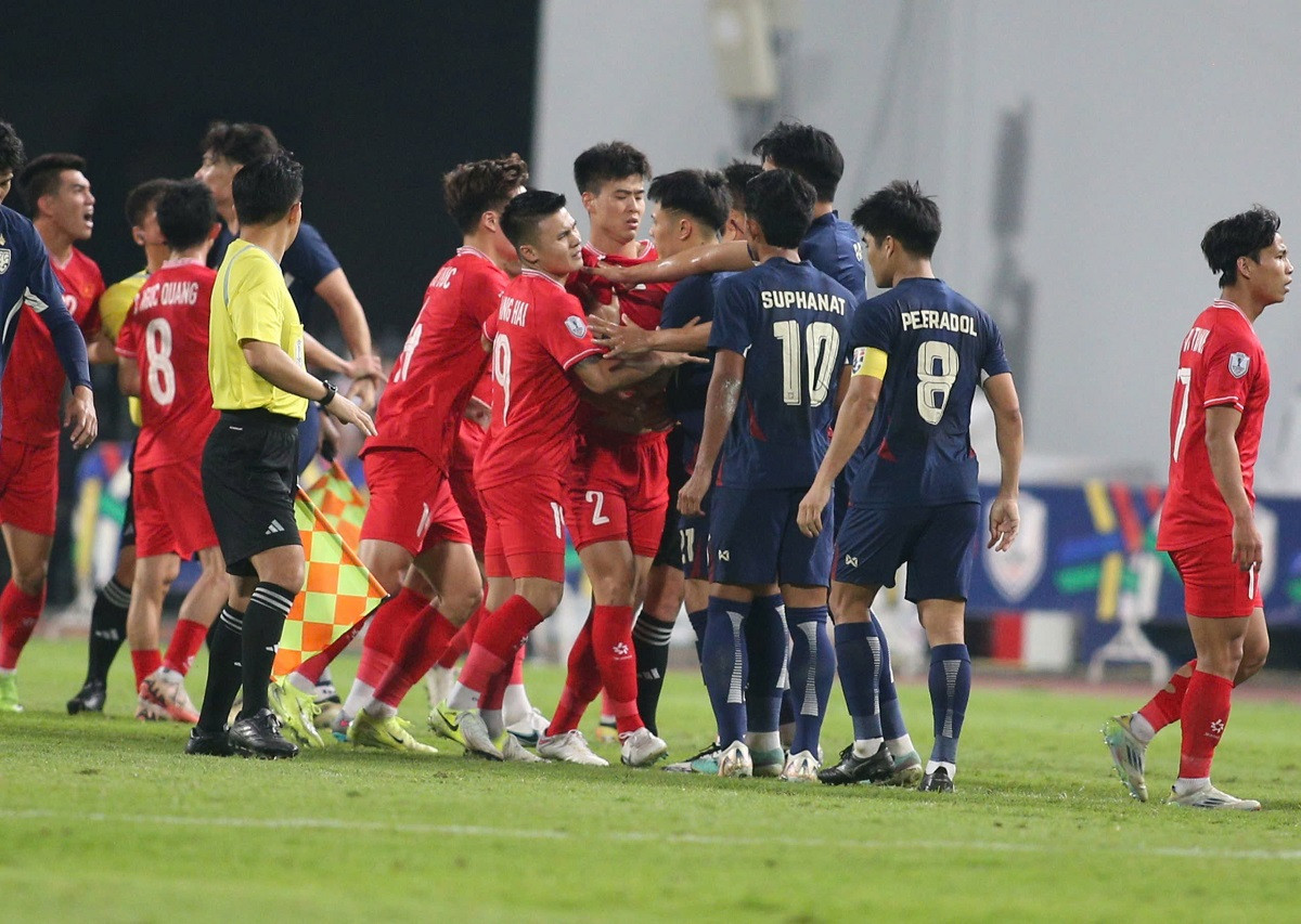 Viet Nam Thai Lan 4.jpg