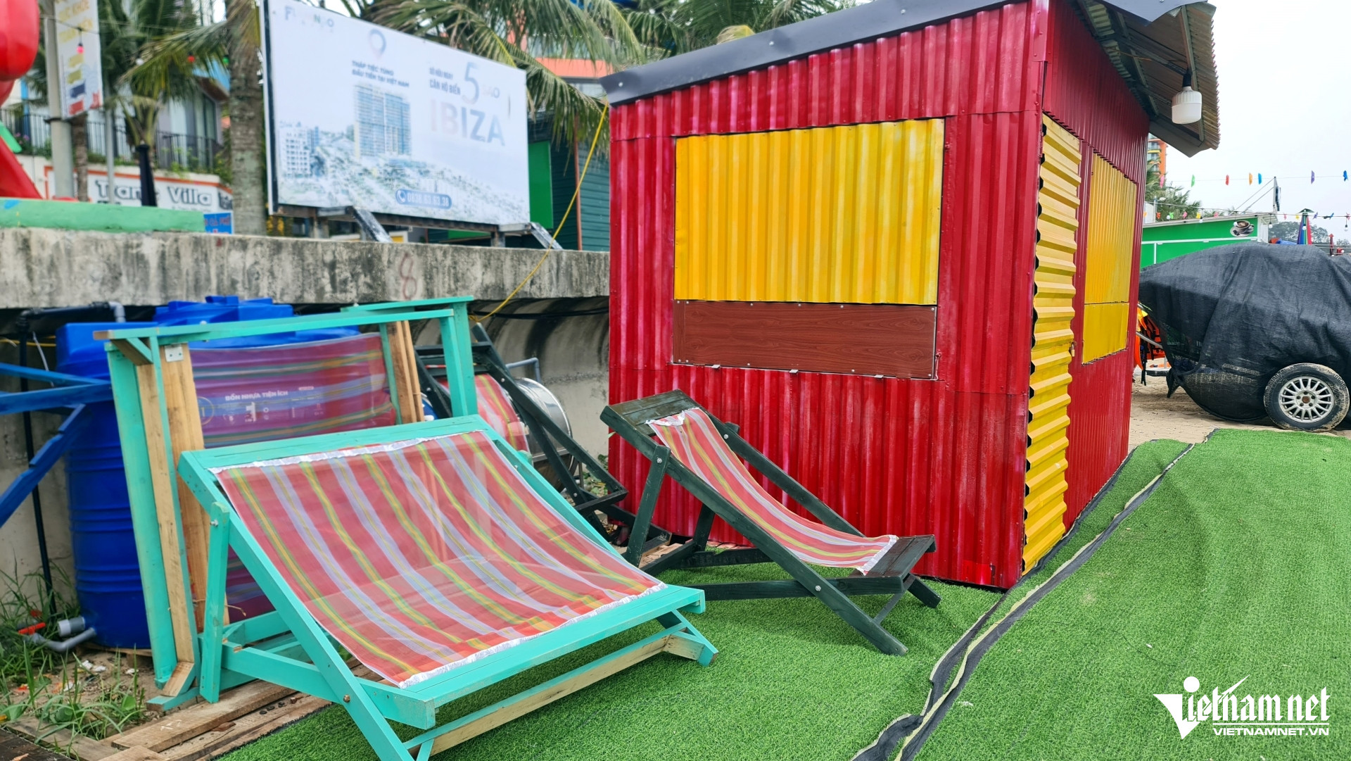 W-6Chiếm dụng bãi biển làm nơi kinh doanh.jpg