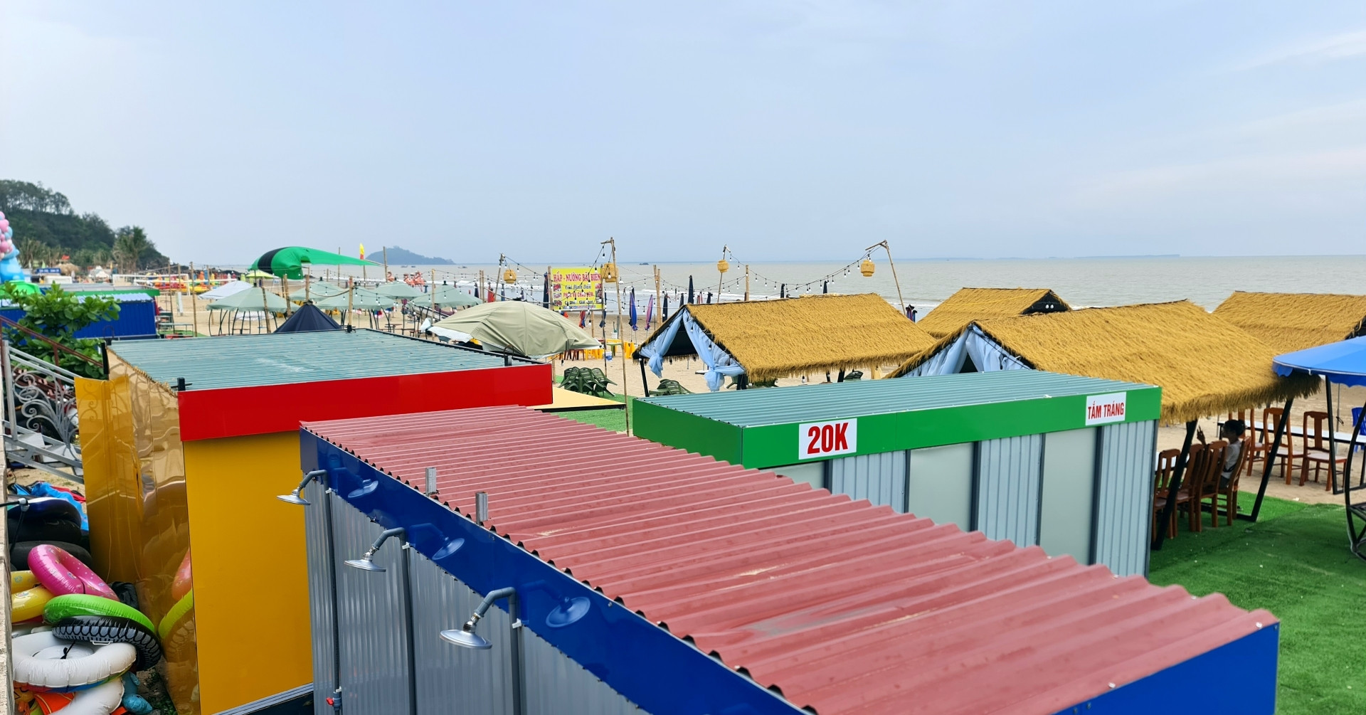 Yêu cầu báo cáo Giám đốc Công an Thanh Hóa vụ lều quán ngăn lối ra bãi biển