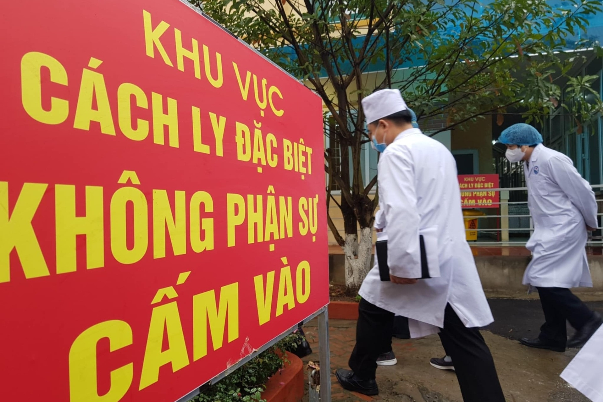 Yêu cầu bệnh viện chuẩn bị khu cách ly Covid-19 ở thời điểm này có cần thiết?