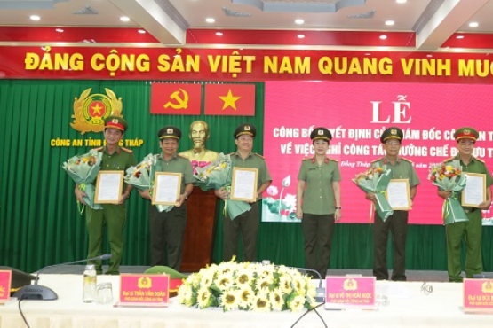 151 lãnh đạo, cán bộ Công an tỉnh Đồng Tháp nghỉ hưu trước tuổi