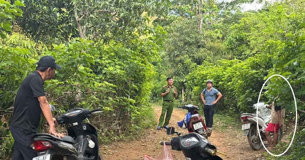 250 cảnh sát vây chặt kẻ giết người và hành độn...