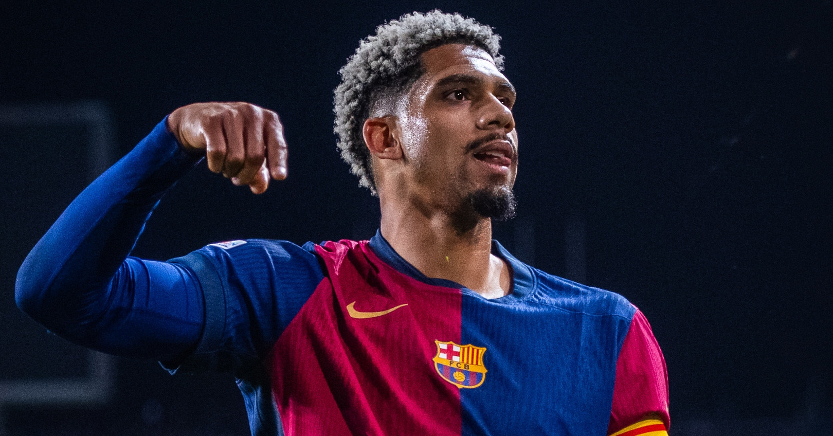 Chuyển Nhượng 'Bom Tấn' 21/5: MU Sát Sao Araujo, Arsenal 'Ra Tay' Mbeumo, Atletico 'Bắt' Frattesi!