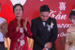 Chú rể Hà Nội bật khóc thành tiếng trong đám cưới và chuyện cảm động phía sau