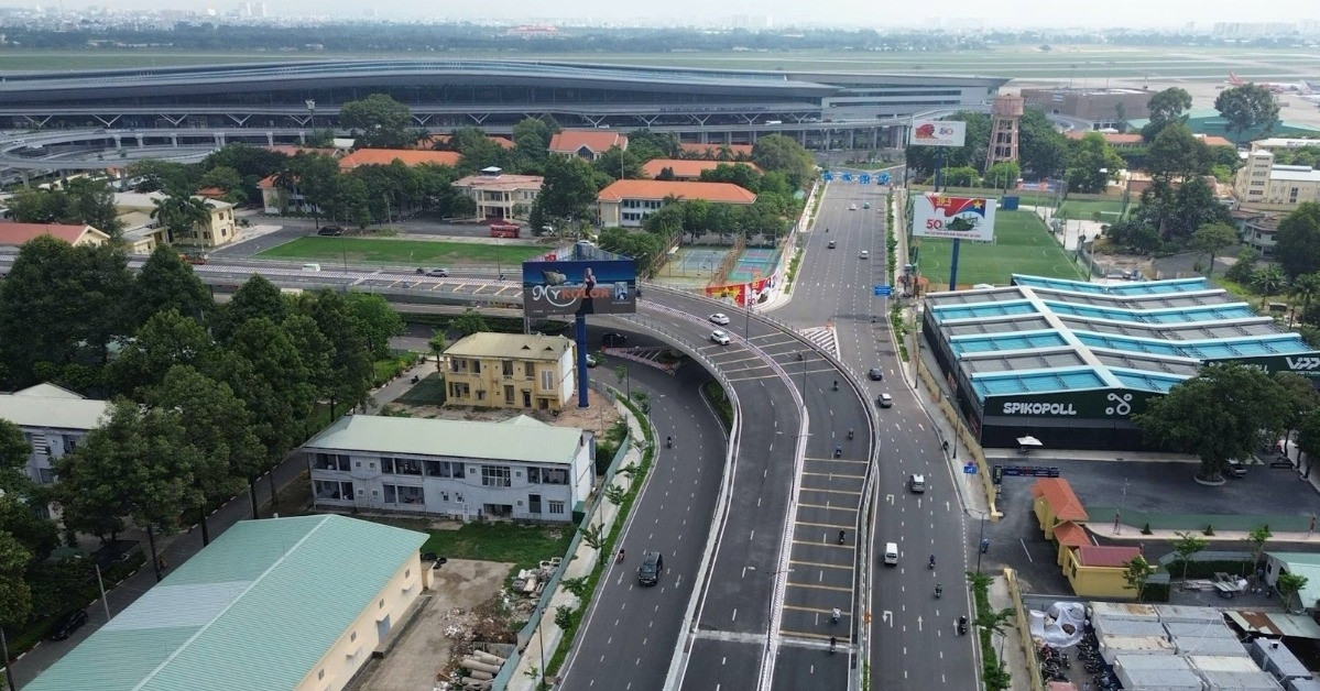 Đường dưới cầu vượt dự án 4.800 tỷ đồng phục vụ chính cho ga T3 Tân Sơn Nhất