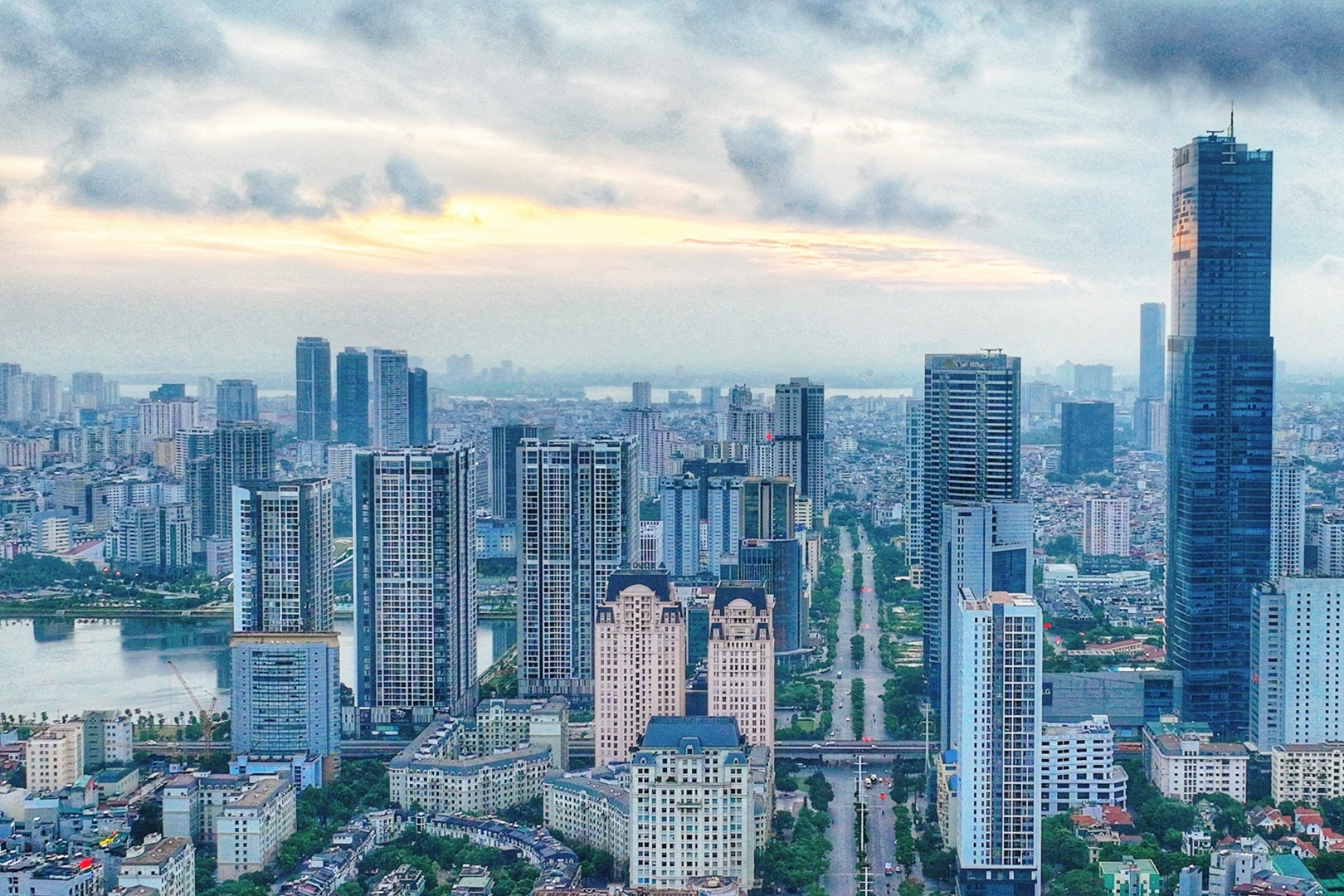 Gần 1,5 triệu tỷ đồng vốn tín dụng đổ vào bất động sản