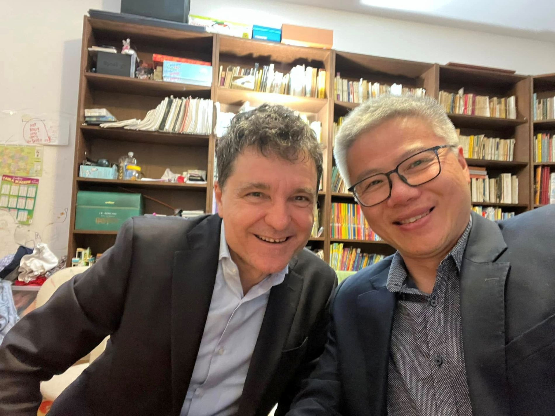 giao su ngo bao chau3.jpg