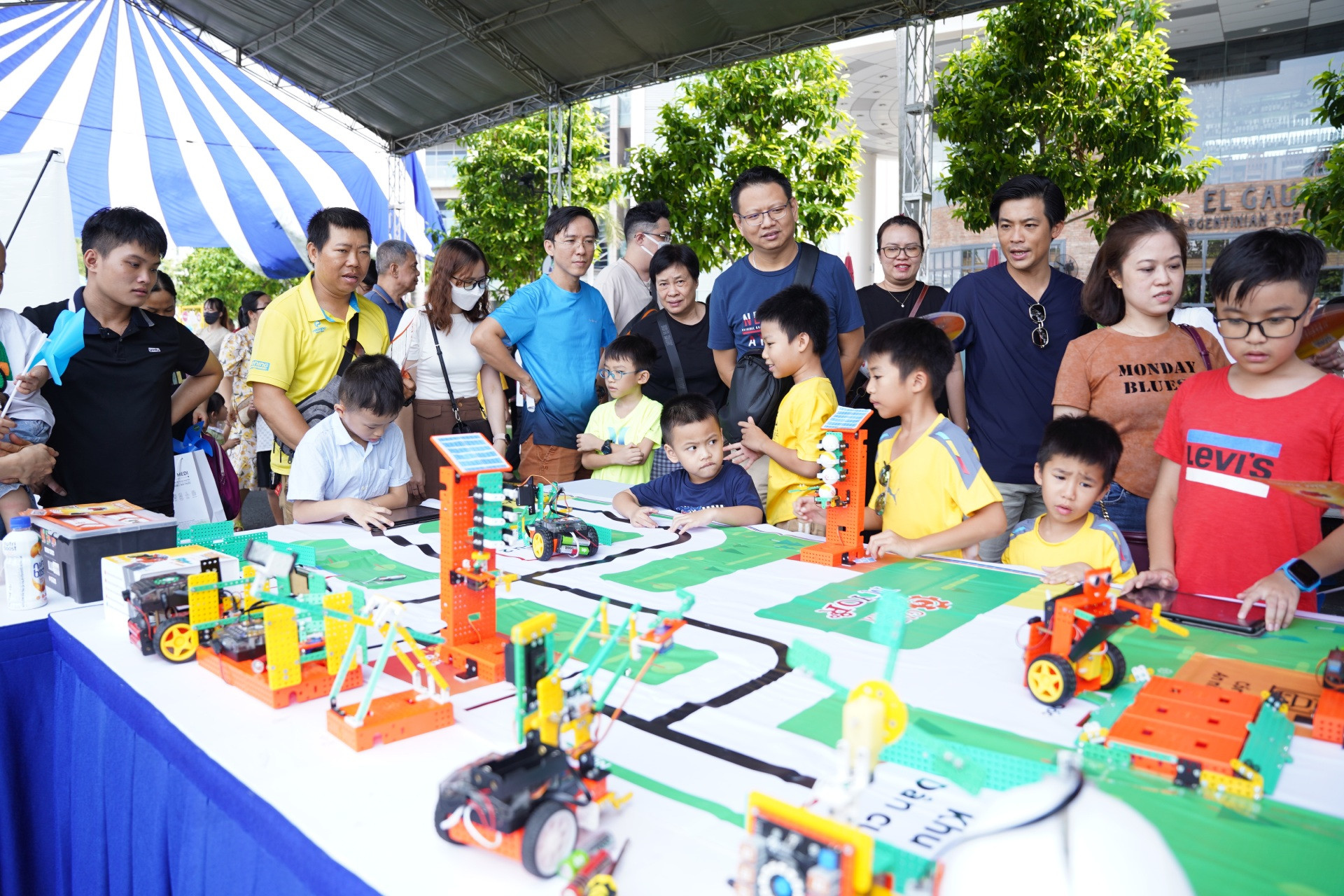 Hinh dai dien 21052025 (1).jpg