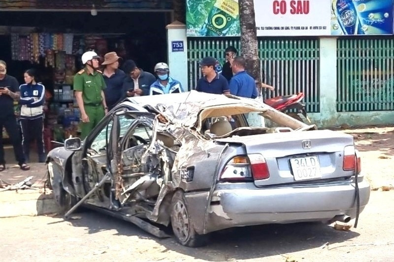 Khởi tố tài xế say xỉn lái xe lao lên vỉa hè làm 3 người thương vong