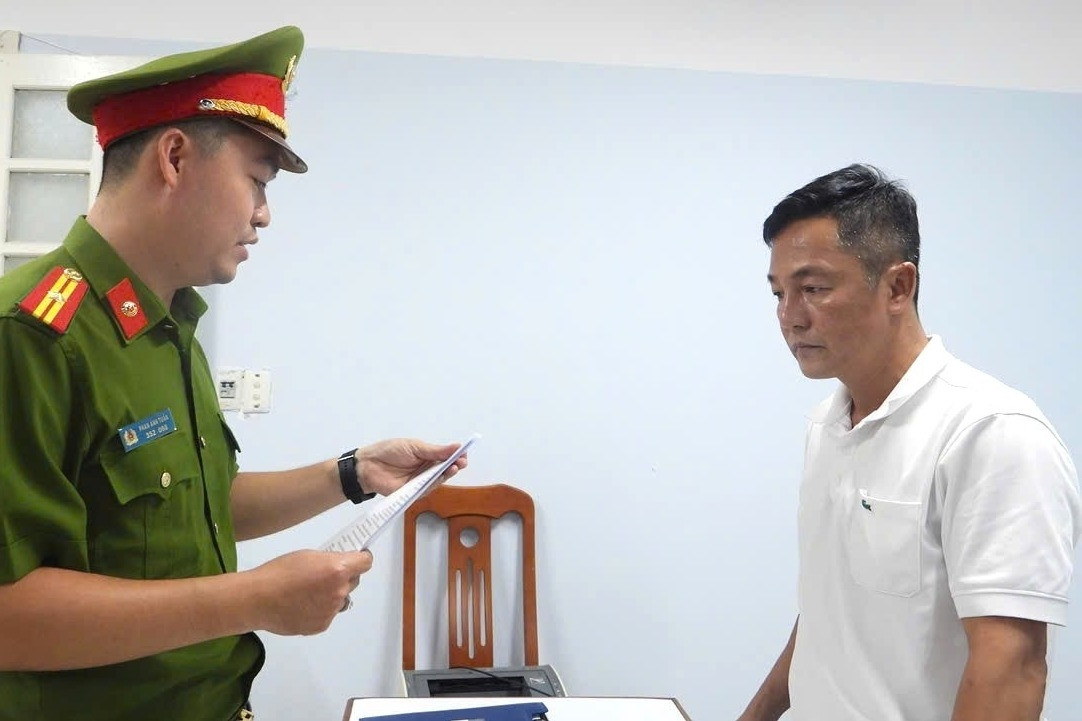 Kịch bản táo tợn tái chiếm công ty bằng vũ lực của 'ông trùm' mỏ cát Pha Lê