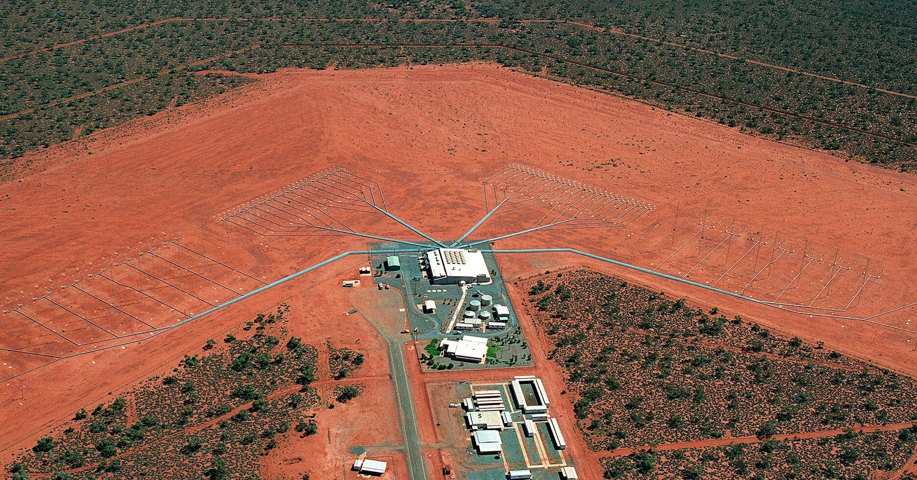 'Mắt thần' phức tạp nhất thế giới của Australia: Trải dài 3km, nhìn thấu 3.000km