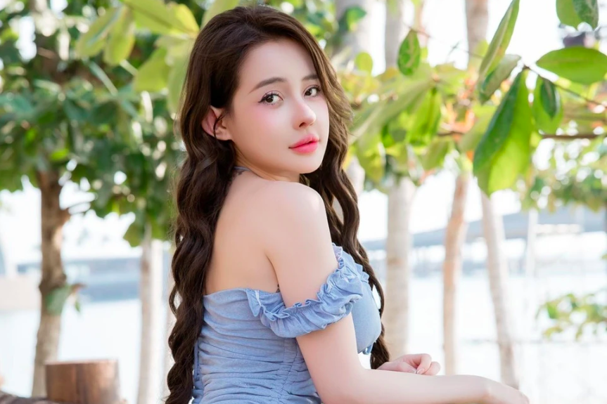 DJ Ngân 98 giữa ồn ào