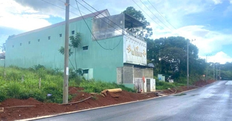 Nghi phạm đâm gục 2 thanh niên trước quán karaoke đã ra đầu thú