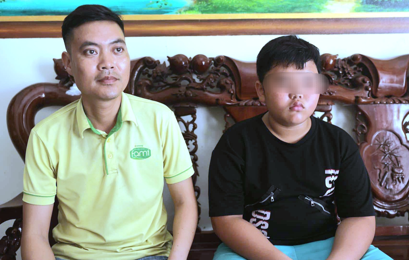 Vụ thanh niên nhảy sông cứu 4 học sinh: 'Con tôi khóc, nói xin lỗi bên thi thể anh Doanh'