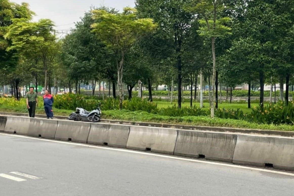 Taxi chạy ngược chiều gây tai nạn chết người ở cửa ngõ TPHCM