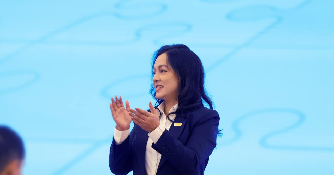 Tổng Giám đốc một ngân hàng rời "ghế nóng" sau 8 năm gắn bó