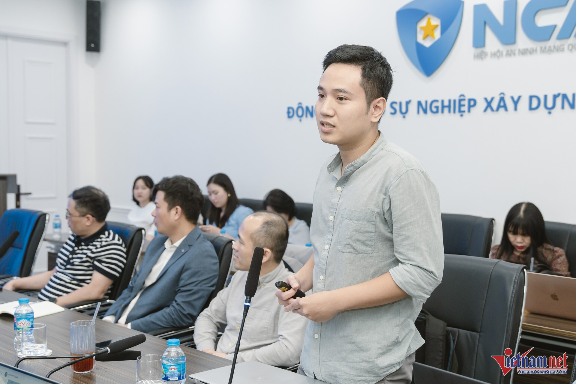 W-ung pho su co tan cong mang.jpg