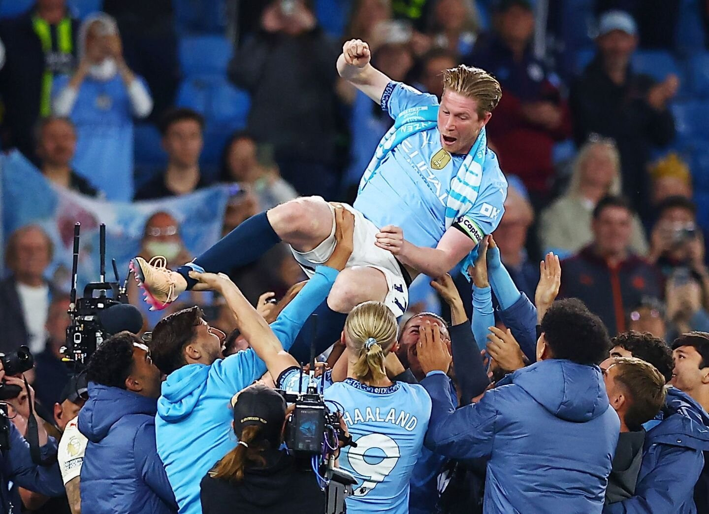www_thesun_co_uk la familia kevin de bruyne jugó 996693457.jpg
