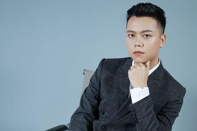 31/5, ca sĩ Đình Dũng làm minishow ‘Tình anh’ bên biển Trà Cổ