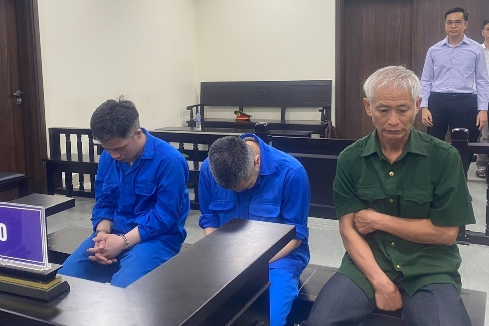 Hai tài xế ô tô trả giá vì gây tai nạn kinh hoàng, khiến 4 mẹ con tử vong tại chỗ