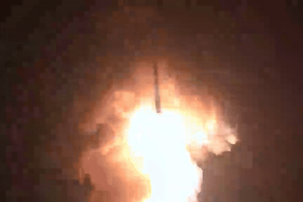 Khoảnh khắc Mỹ phóng thử tên lửa đạn đạo liên lục địa Minuteman III