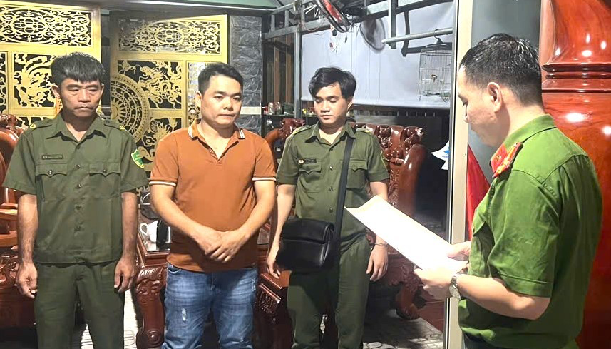 Lộ đường dây ‘chạy’ xây dựng trái phép, một chủ tịch phường bị tạm giữ
