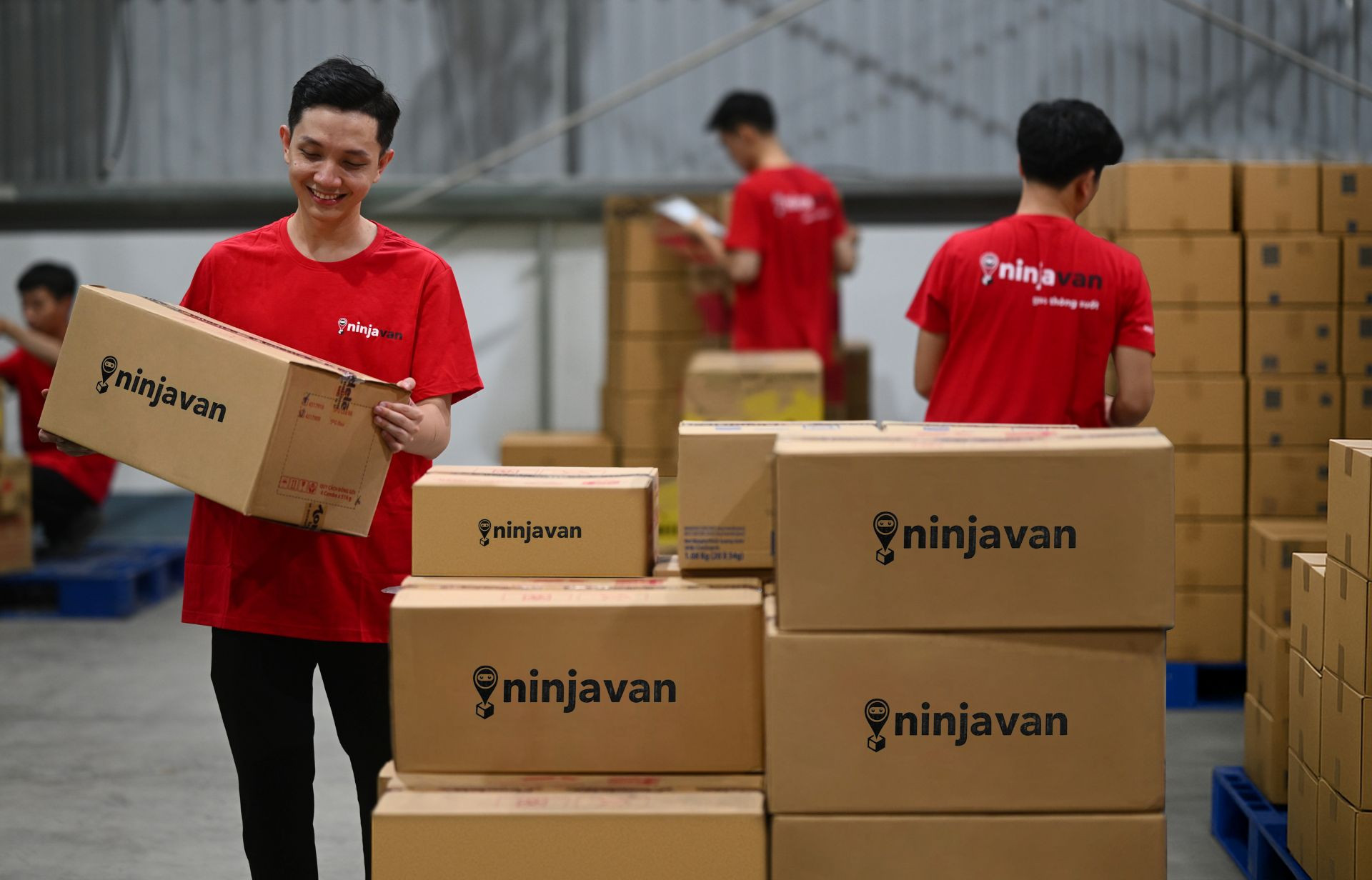 Một đơn hàng đi, ngàn kệ hàng đầy.jpg